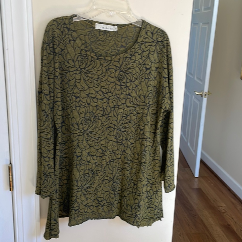 Cut-loose flared blouse
